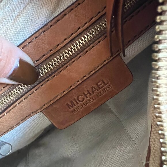 VINTAGE MICHAEL MICHAEL KORS LEATHER BUCKLE HOBO SHOULDER BAG - Picture 10 of 10